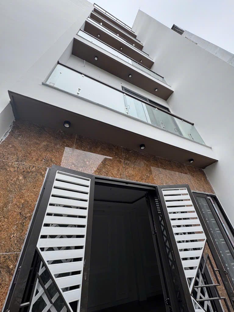 BÁN NHÀ VIỆT HƯNG - NHÀ MỚI KÍNH KOONG - 45M² x 6 TẦNG