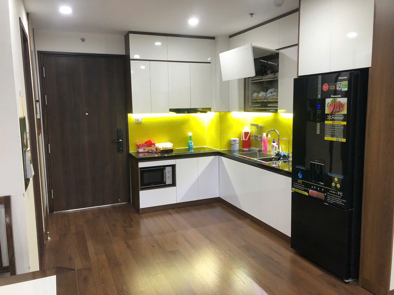 cần bán căn hộ gemek 2 full nôi thất diện tích 66m giá 3,35 tỷ