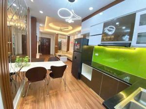 cần bán căn hộ gemek 2 full nôi thất diện tích 66m giá 3,35 tỷ