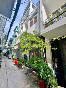 BÁN NHÀ NGUYỄN THỊ BÚP QUẬN 12,  5 x 13 HẺM XE HƠI , 3 TẦNG, VỊ TRÍ ĐẸP,  NHỈNH 7 TỶ