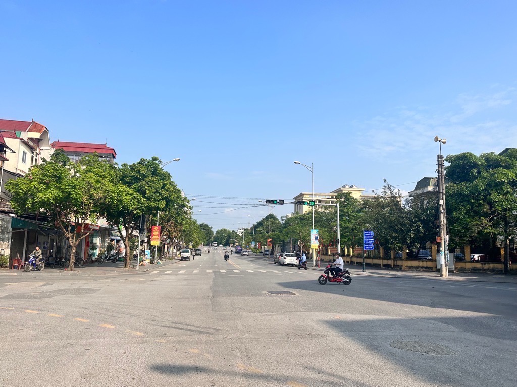 THIỆN CHÍ BÁN -MẶT PHỐ KINH DOANH SẦM UẤT - VỈA HÈ 7M - DÒNG TIỀN CỰC TỐT