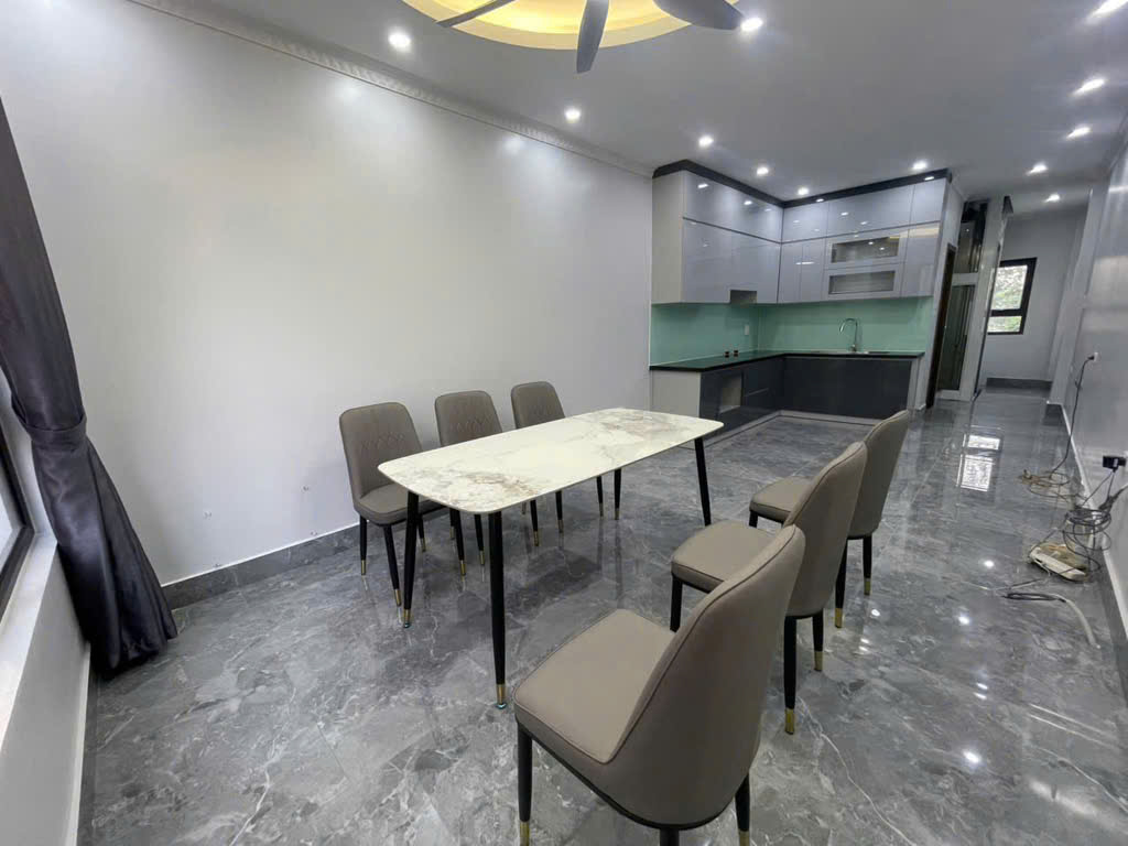 SIÊU PHẨM NHÀ 6 TẦNG - THANG MÁY CAO CẤP -  CẠNH AEON MALL