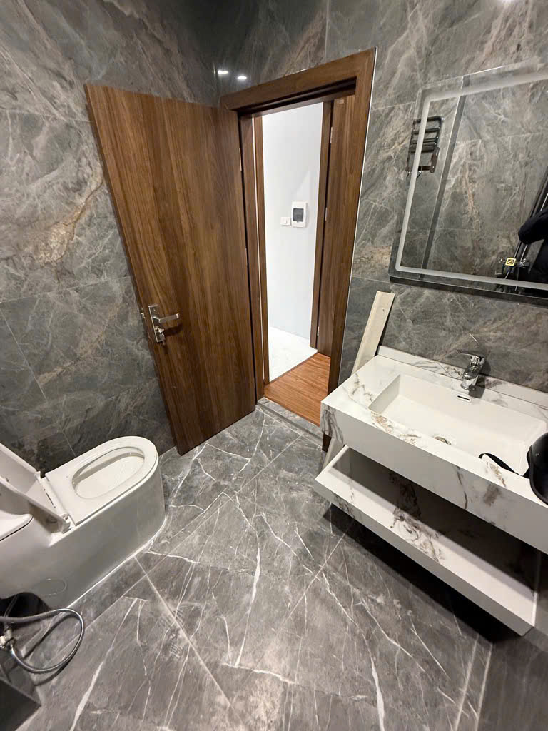 SIÊU PHẨM NHÀ 6 TẦNG - THANG MÁY CAO CẤP -  CẠNH AEON MALL