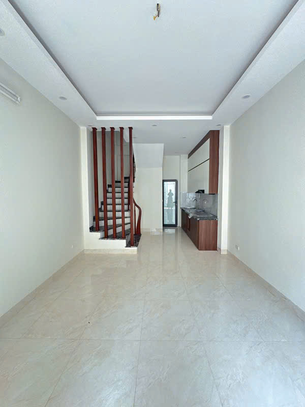 NHÀ MỚI TINH - CÓ SÂN ĐỂ XE - CÓ 5 TỶ