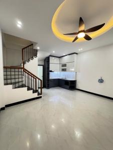 MỚI TINH - NỘI THẤT CLASSIC CỰC ĐẸP, 3 BƯỚC Ô TÔ TRÁNH