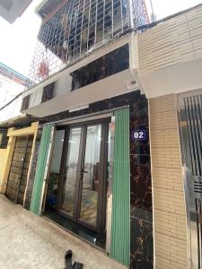 KHU VỰC TRUNG TÂM PHỐ HOÀNG ĐẠO THÀNH THANH XUÂN-ĐƯỜNG TRƯỜNG CHỢ NGAY CỔNG - Ô TÔ ĐỖ CẠNH NHÀ - XE 3 BÁNH ĐỖ TRƯỚC CỬA.DIỆN TÍCH 28/35M2 3 TẦNG GIÁ NHỈNH 5 tỷ