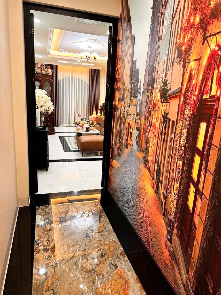 Bán nhà phố Trần Khát Chân , mặt ngõ, kinh doanh, ô tô vào nhà, view hồ , 63m, 12,99 tỷ
