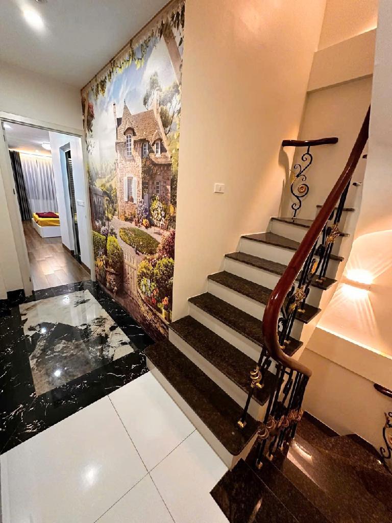 Bán nhà phố Trần Khát Chân , mặt ngõ, kinh doanh, ô tô vào nhà, view hồ , 63m, 12,99 tỷ