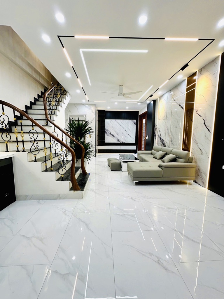 Bán nhà phố Kim ngưu, trung tâm quận Hai Bà Trưng , 2 mặt thoáng, cầu thang máy, nhà mới đẹp , nội thất cao cấp , 71m, 11.95 tỷ