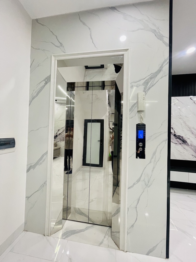 Bán nhà phố Kim ngưu, trung tâm quận Hai Bà Trưng , 2 mặt thoáng, cầu thang máy, nhà mới đẹp , nội thất cao cấp , 71m, 11.95 tỷ