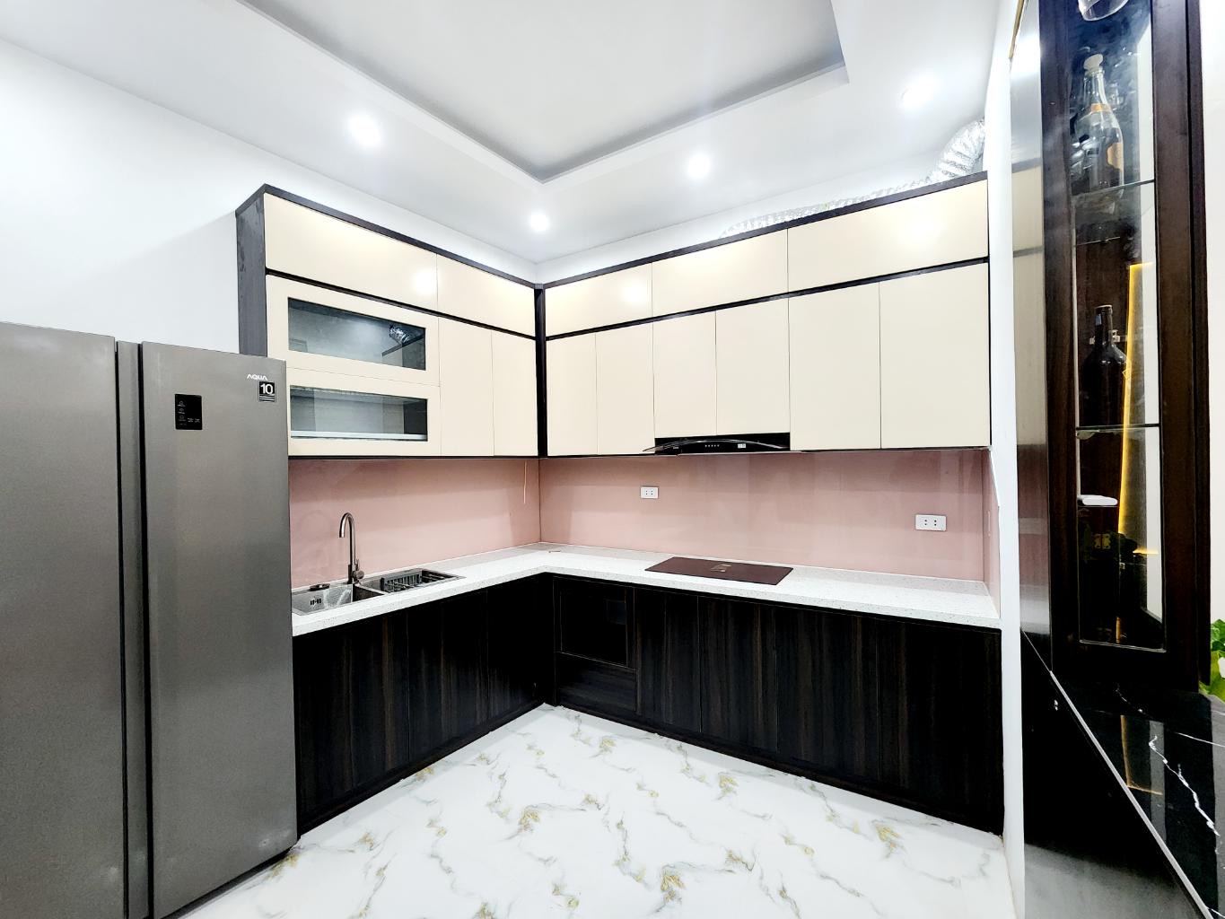 Bán nhà phố Kim Ngưu, quận Hai Bà Trưng, vài bước chân ra mặt phố,  có sân để xe riêng biệt, 46m nhà đẹp, 7x tỷ