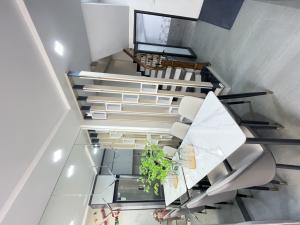 Bán nhà phố Minh Khai , quân Hai Bà Trưng , mới đẹp ,32m, 7.495 tỷ ,Kinh doanh nhỏ, 10m ra phố, Ngõ to , rộng