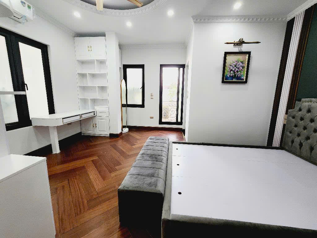 NHÀ ĐẸP CẦU GIẤY - LÔ GÓC - 3 THOÁNG - THANG MÁY