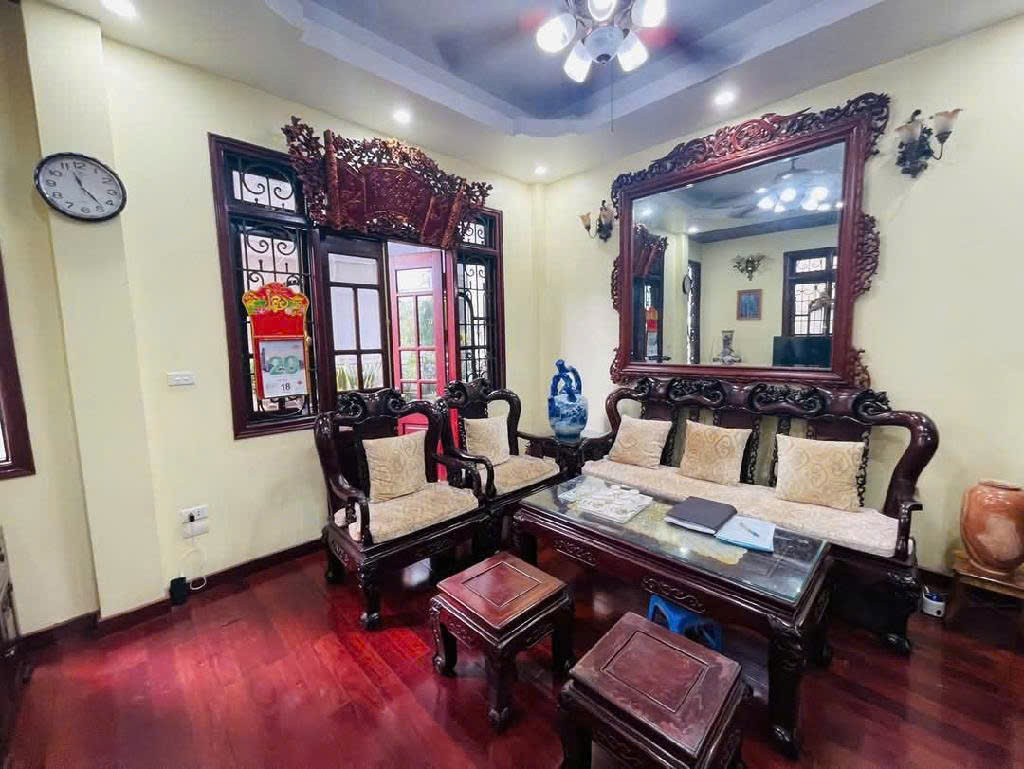 BÁN NHÀ CẦU GIẤY - SIÊU HIẾM - LÔ GÓC 3 MẶT THOÁNG