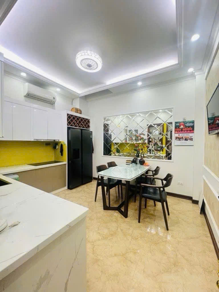 NHÀ MẶT NGÕ TRẦN QUỐC HOÀN - Ô TÔ - KINH DOANH CỰC THOÁNG - GIÁ TỐT