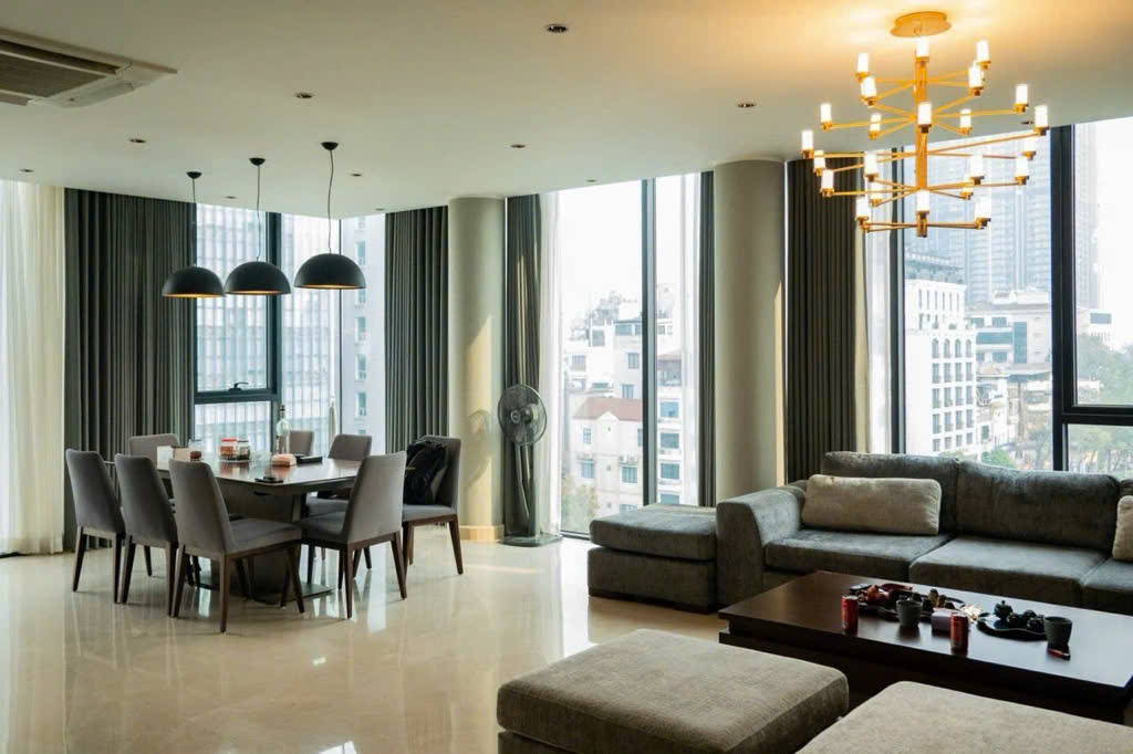 SIÊU PHẨM HOÀNG QUỐC VIỆT - PHÂN LÔ - Ô TÔ 7 CHỖ ĐỖ CỬA, VÀO NHÀ - 2 MẶT NGÕ TRƯỚC SAU