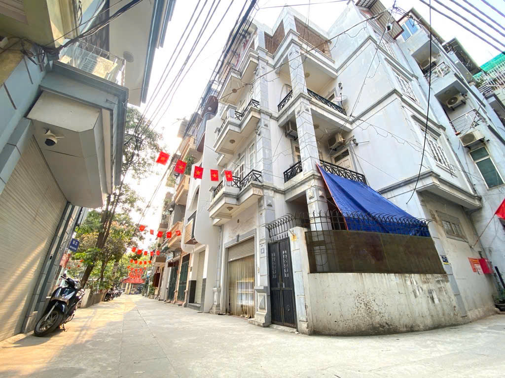 SIÊU PHẨM PHẠM VĂN ĐỒNG - LÔ GÓC - 2 OTO TRÁNH XUNG QUANH