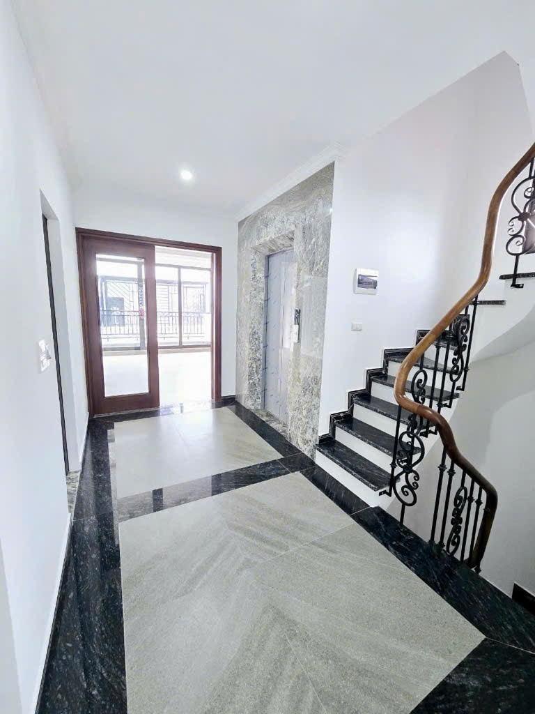 CẦU GIÂY - PHÂN LÔ - OTO TRÁNH ĐỖ - MỚI KOONG XỊN XÒ