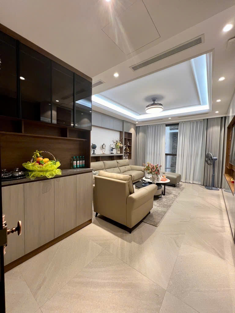 KHU VIP CẦU GIẤY - THANG MÁY - GARA Ô TÔ - KINH DOANH