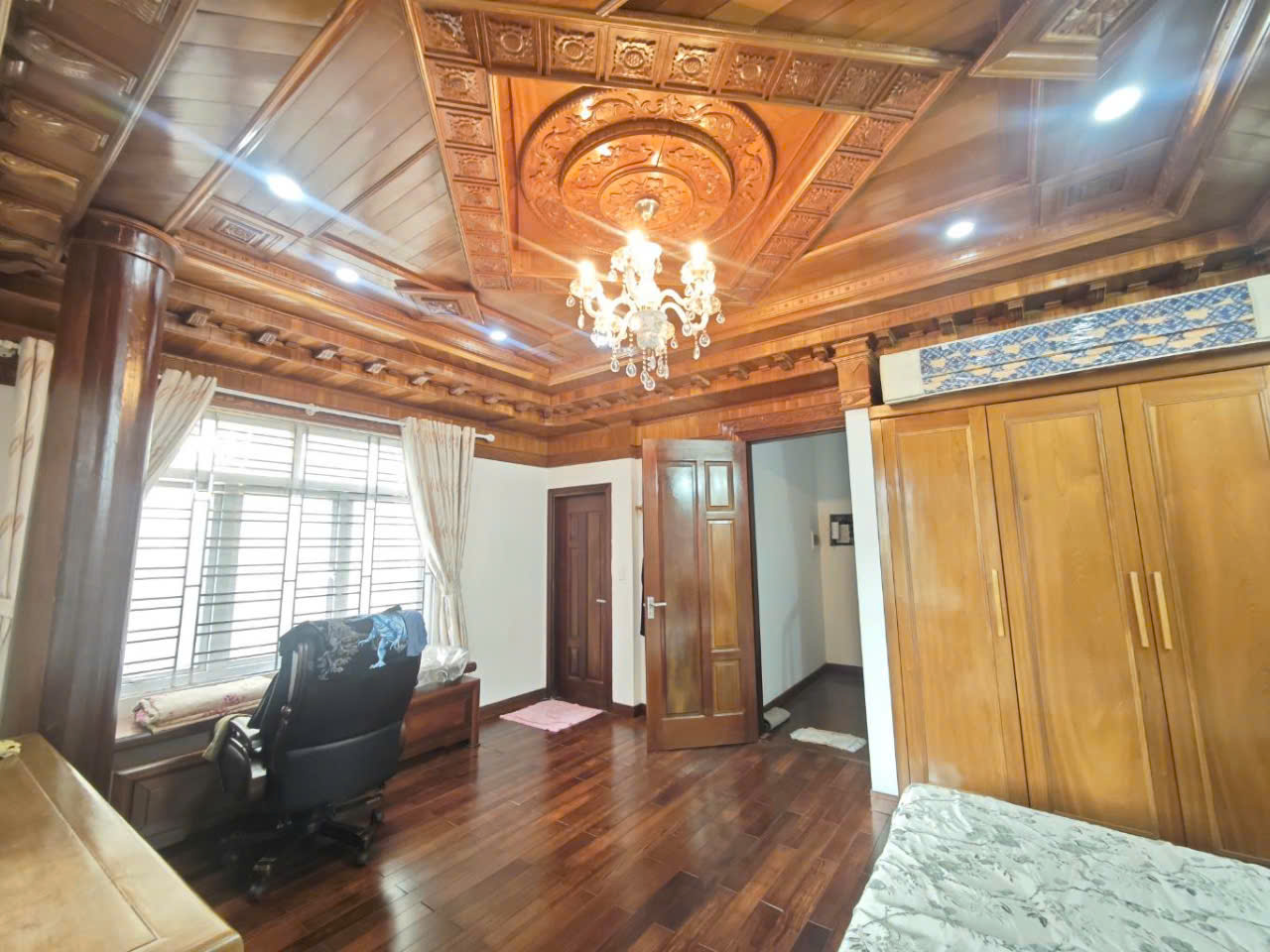 TRẦN VĨ - LÔ GÓC 2 MẶT TIỀN - Ô TÔ ĐỖ CỬA - KINH DOANH ĐỈNH - 20M RA PHỐ