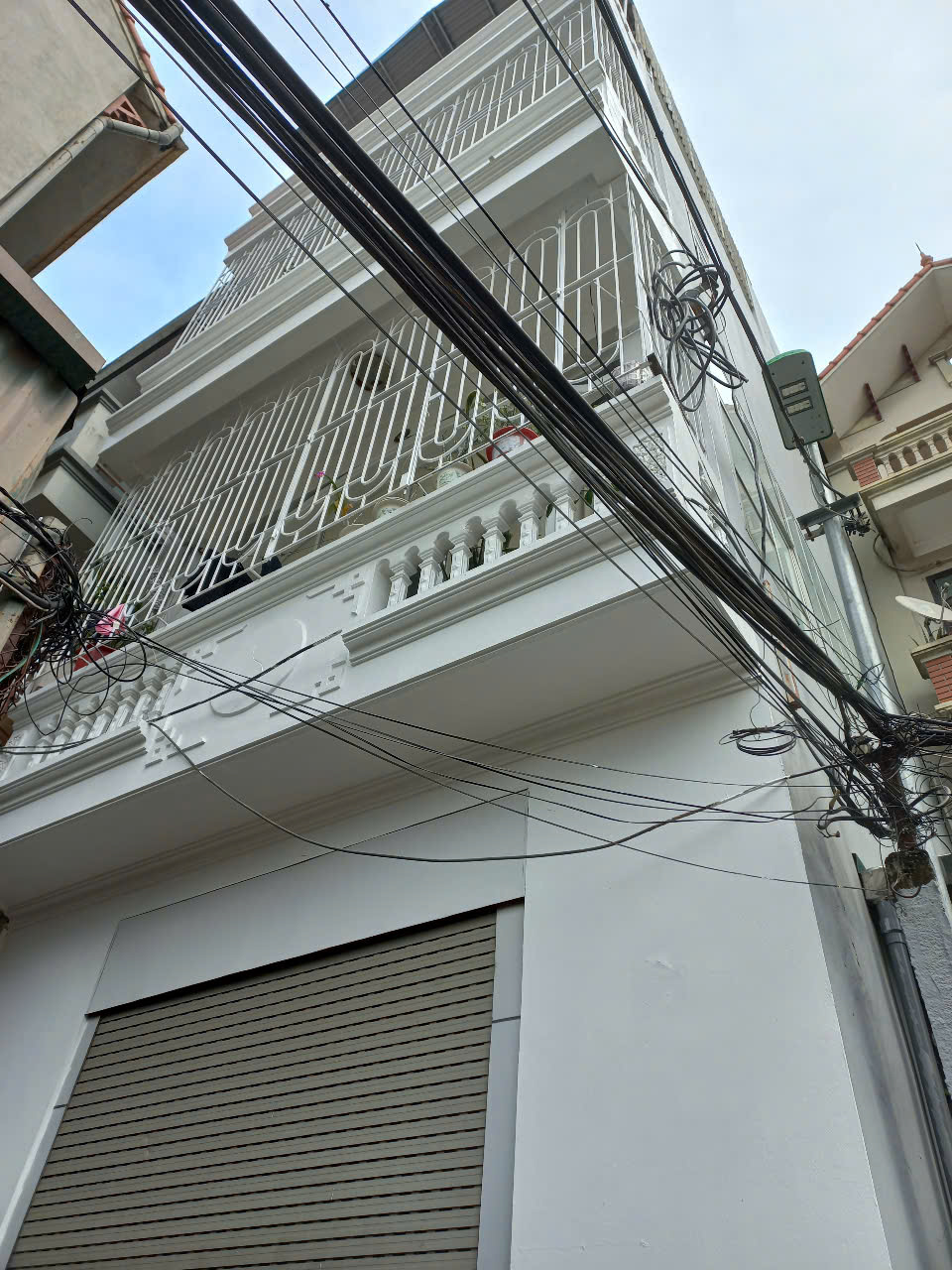NÓNG - NHÀ ĐỨC DIỄN - GẦN PHỐ - LÔ GÓC