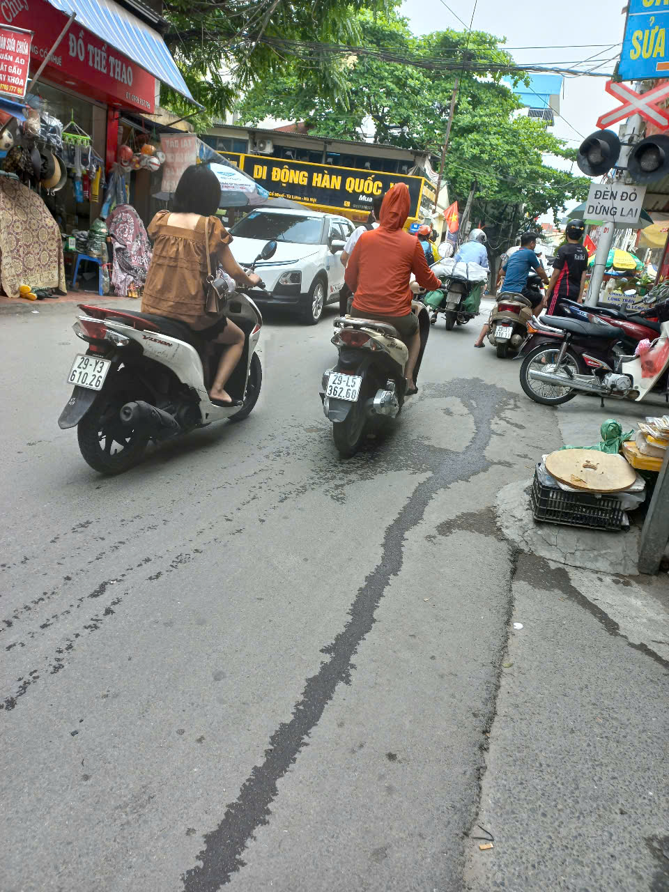 ĐẤT CỔ NHUẾ - MẶT PHỐ - 2 OTO TẢI TRÁNH - HIẾM