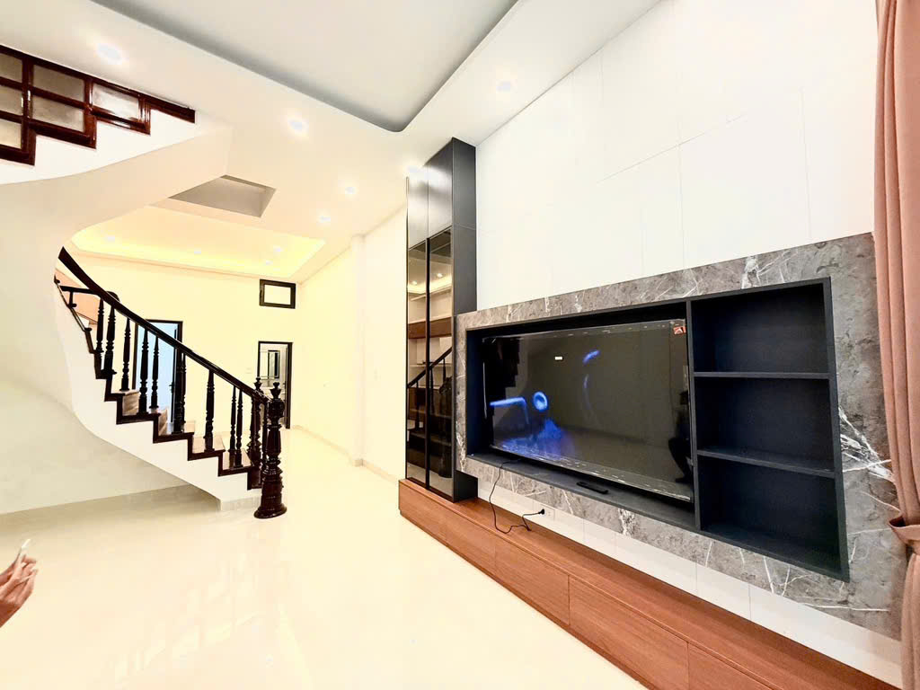 BÁN NHÀ CỔ NHUẾ MỚI TINH - FULL NỘI THẤT ĐẸP - Ở NGAY