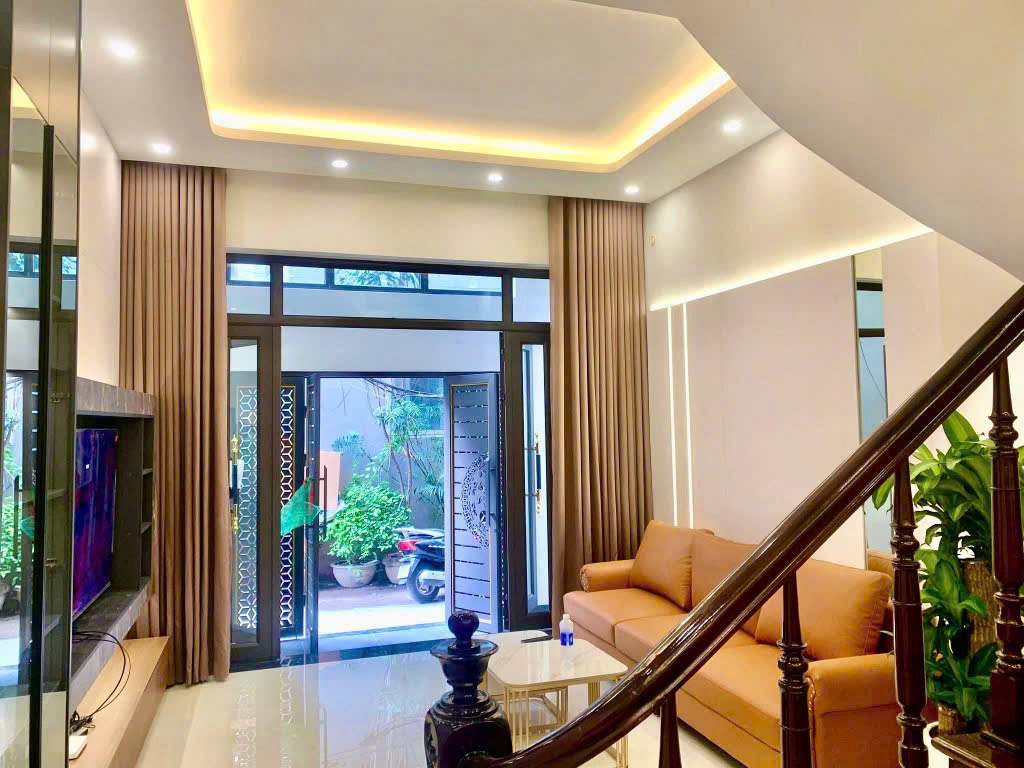 BÁN NHÀ CỔ NHUẾ MỚI TINH - FULL NỘI THẤT ĐẸP - Ở NGAY