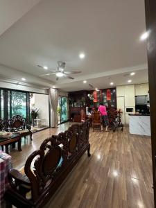 CỔ NHUẾ - HỌC VIỆN TÀI CHÍNH - PHÂN LÔ - Ô TÔ TRÁNH - VỈA HÈ - KINH DOANH