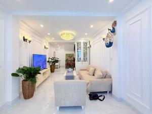 XUÂN ĐỈNH - MẶT NGÕ THÔNG - LÔ GÓC - Ô TÔ 4 CHỖ ĐỖ CỬA - KINH DOANH