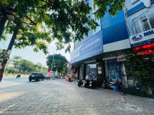 MẶT PHỐ HOÀNG QUỐC VIỆT- PHÂN LÔ - 2 MẶT TIỀN - KINH DOANH ĐỈNH - Ô TÔ VỈA HÈ- 2 THOÁNG