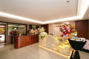 PHÚ DIỄN - PHÂN LÔ - VỈA HÈ ĐÁ BÓNG - 3Ô TÔ TRÁNH