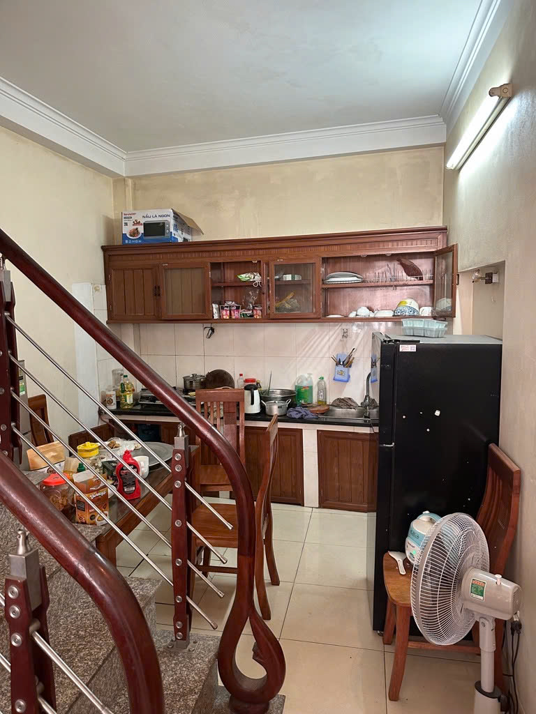 Nguyễn Văn Cừ Gia Thụy Long Biên, 44 m, 6 tầng.