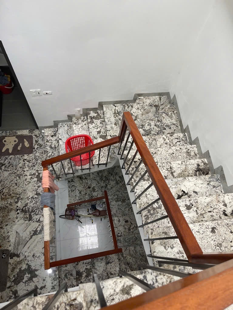 Nhà Sài Đồng, 3 tầng, 86m2, dân xây, thoáng trước sau, full nội thất.