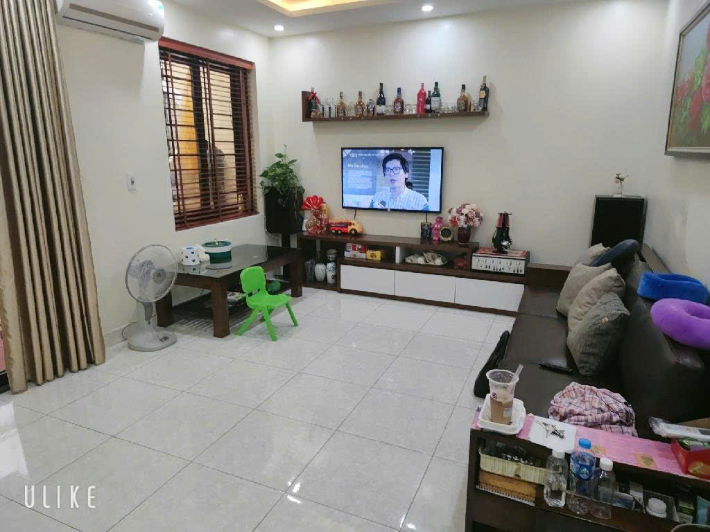 Bán nhà phố Ngọc Lâm, 3 tầng, 98 m2, cách ô tô 40 m.