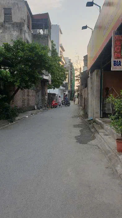 Bán nhà 4 tầng phố Gia Quất, Thượng Thanh,, chỉ với hơn 5 Tỷ.