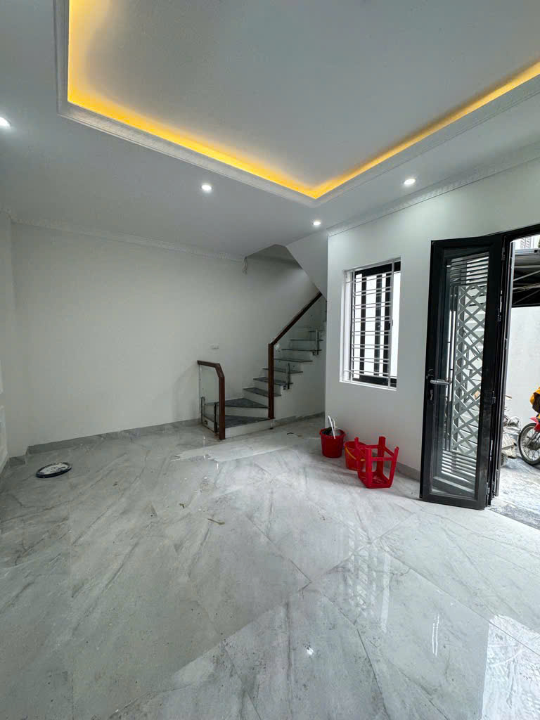 Nhà đẹp phố Kim Quan, 6 tầng mới tinh, ngay chợ Kim Quan.