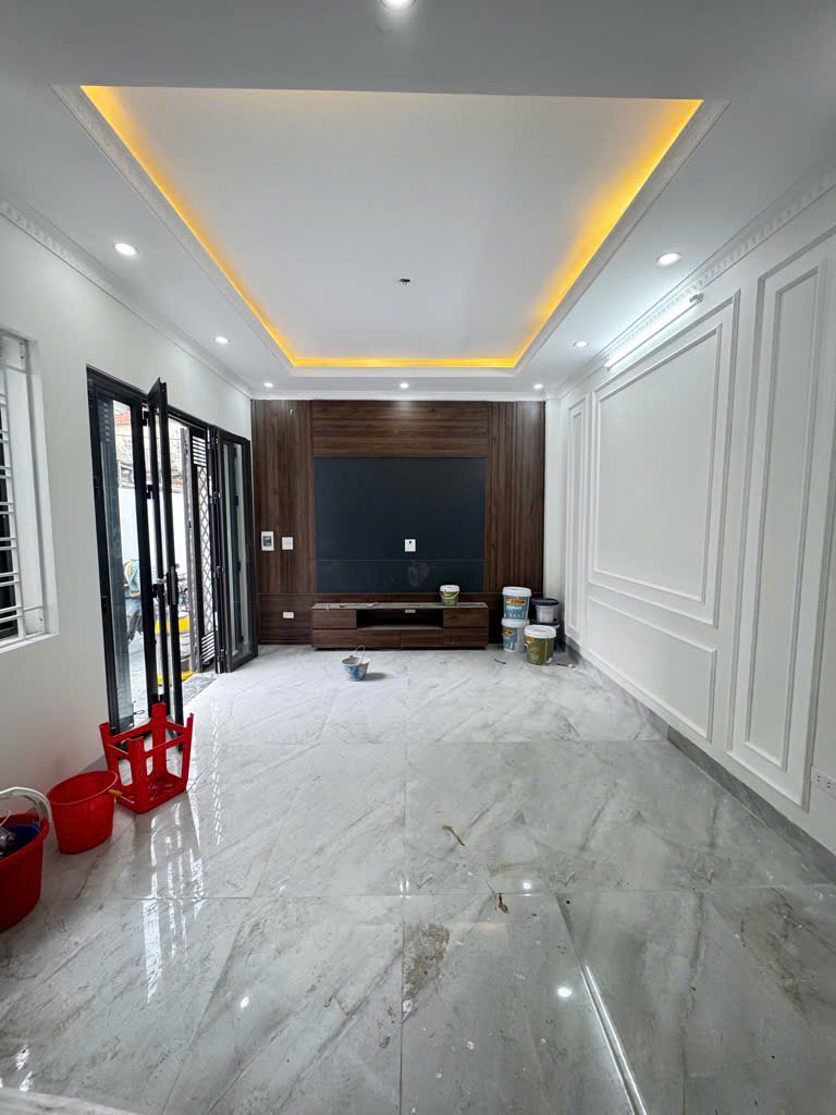 Nhà đẹp phố Kim Quan, 6 tầng mới tinh, ngay chợ Kim Quan.