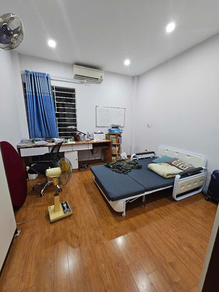 Nhà Ngọc Thụy, 55m,  4 tầng, lô góc, thoáng trước, sau,