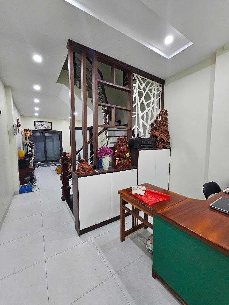 Nhà Ngọc Thụy, 55m,  4 tầng, lô góc, thoáng trước, sau,