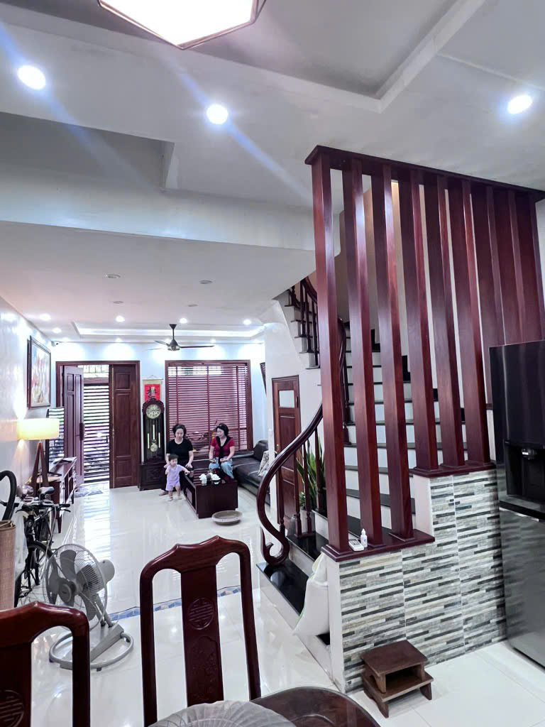 Nhà Ngọc Thụy, 60m, 4 tầng dân xây mới, ngõ thông. .