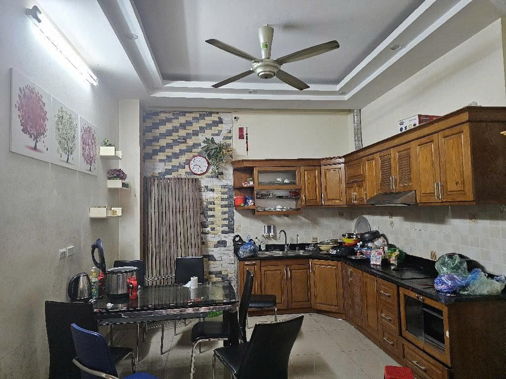 Bồ Đề 5 Tầng , 52m² Cho Thuê tạo Dòng Tiền ổn định, Ô Tô Đỗ Cửa, Giá Chỉ Hơn 9 Tỷ*