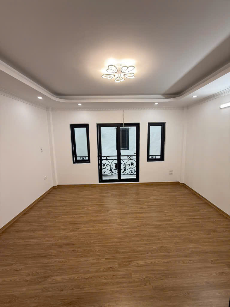 Nhà 4 tầng ngõ 239 phố Bồ Đề, 38m, giá chỉ 7 tỷ 1..