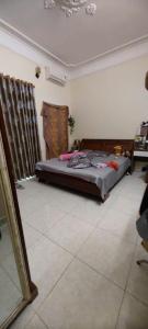 Bán nhà phố Ngọc Lâm, 3 tầng, 98 m2, cách ô tô 40 m.