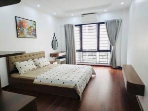 NHÀ 6 TẦNG NGỌC LÂM - Ô TÔ - NGÕ THÔNG - THANG MÁY - KINH DOANH - FULL NỘI THẤT.