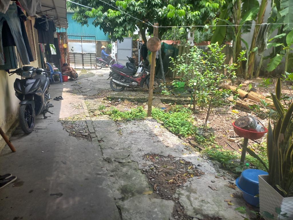 Sổ đỏ vuông đẹp - đất nở hậu nhẹ - đất ở vượng khí - ô tô đỗ trước cửa nhà