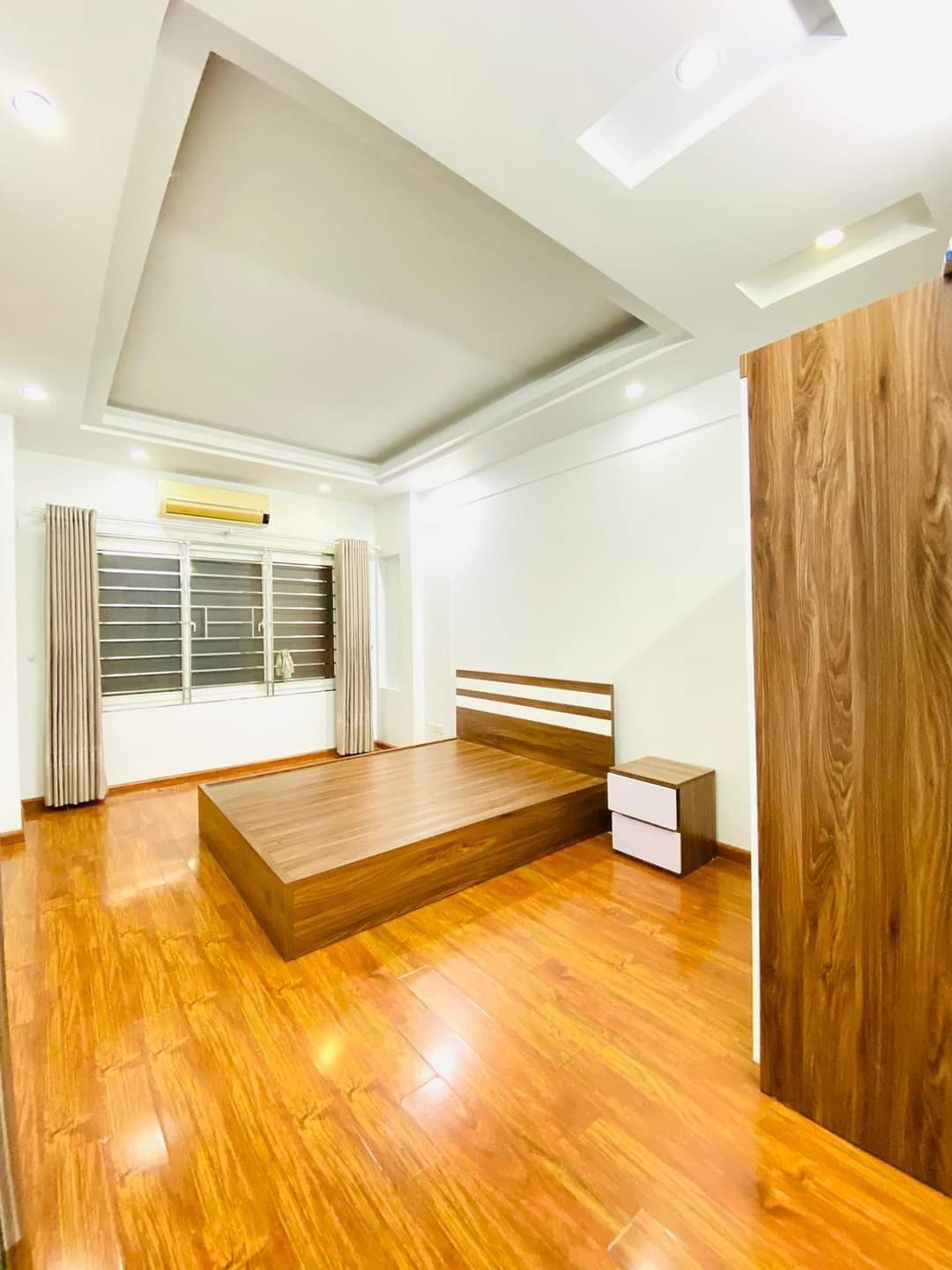 Hiếm, Nhỉnh 8 tỷ có ngay nhà đẹp 44m2 trung tâm Cầu Giấy, Gần oto, An sinh tốt, Ngõ thông