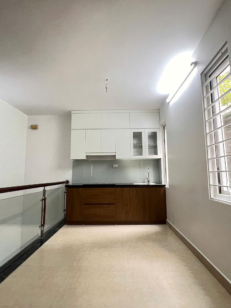 Bán nhà đẹp Mỹ Đình, 41m2, 50m ra phố, Lô góc 3 thoáng, An sinh tốt, Ngõ thông, Ở hoặc cho thuê