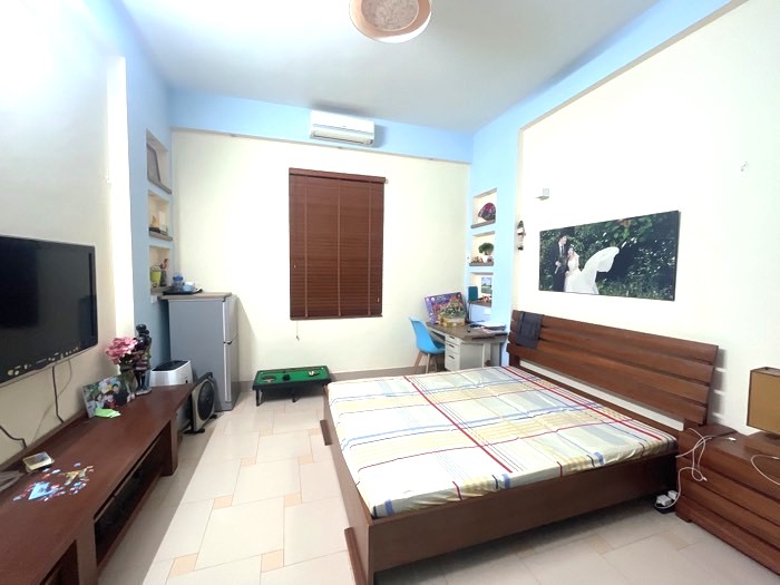Hiếm, Nhỉnh 7 tỷ, Nhà đẹp 48m2 Bắc Từ Liêm, Oto đỗ cửa, vào nhà, An sinh tốt, Ở ngay