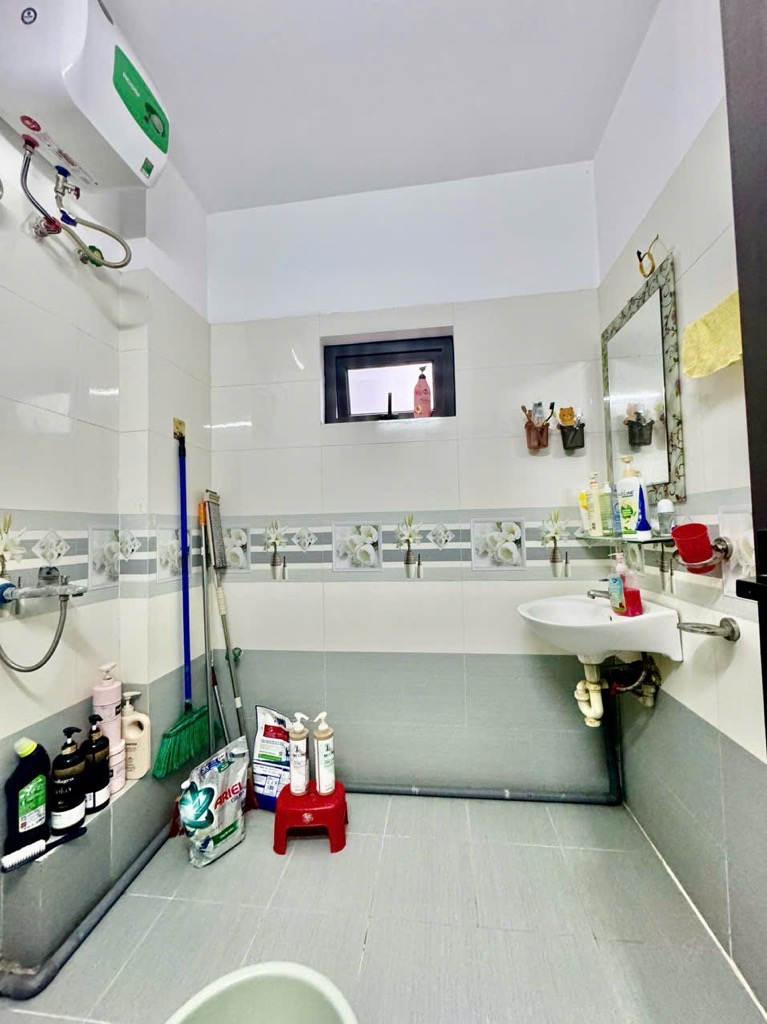Bán nhà 5 tầng lô góc phố Hồ Tùng Mậu, Ngõ nông, Gần mặt phố, 3 thoáng, Tặng full nội thất
